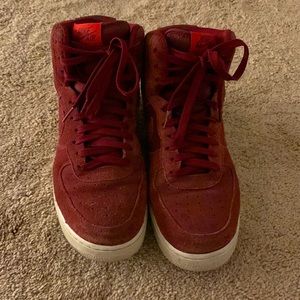 air force 1 nike high tops. (07 university red white suede)